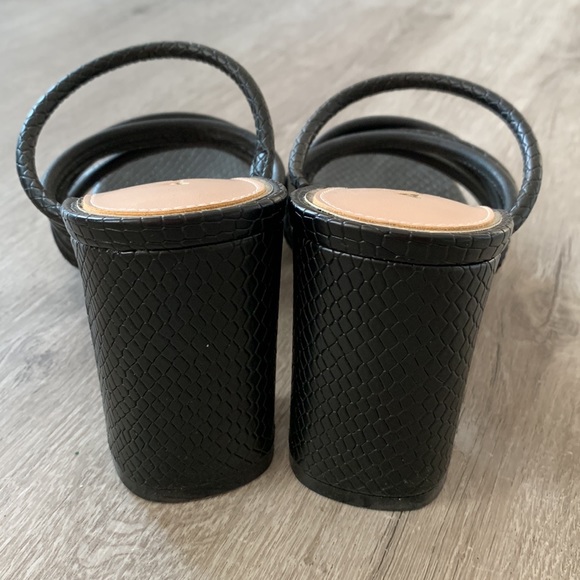 Like New Aldo Sandal Heels - Picture 6 of 7